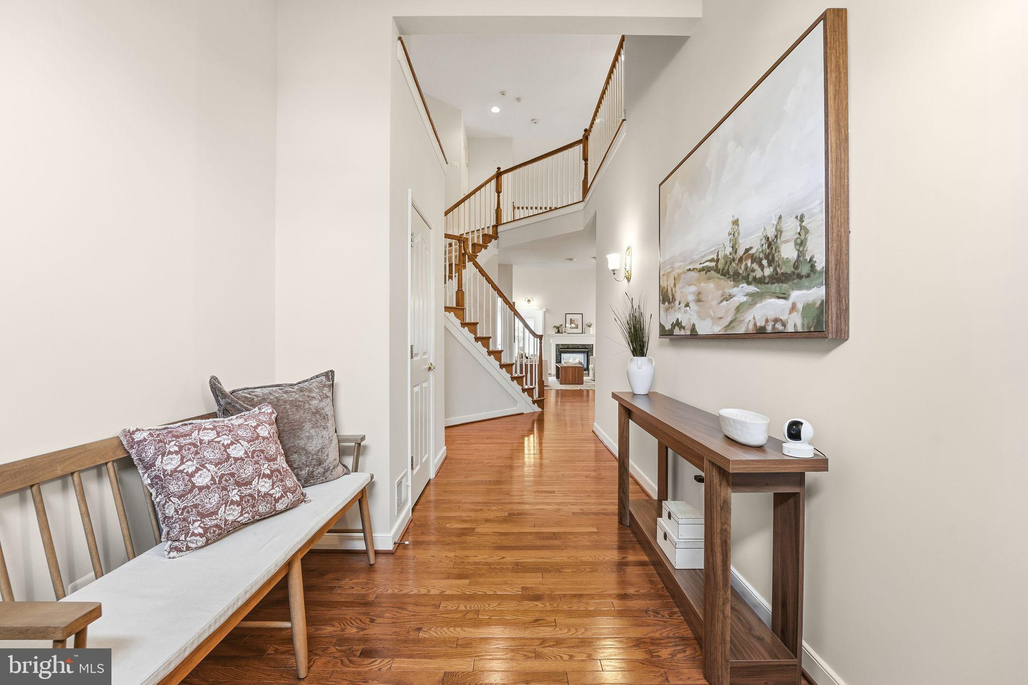 13141 TRIPLE CROWN LOOP