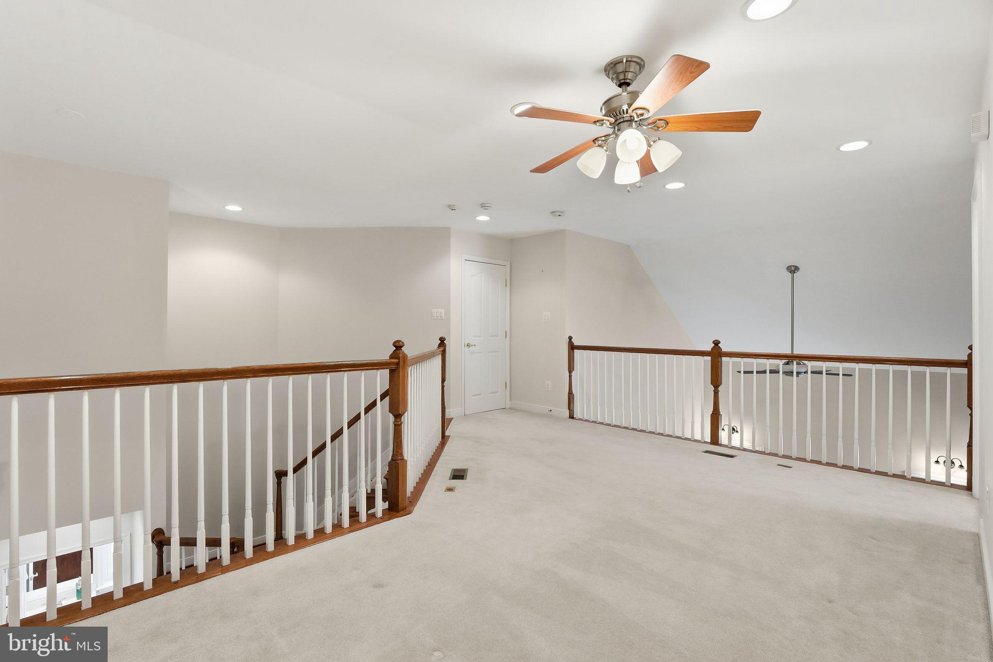13141 TRIPLE CROWN LOOP