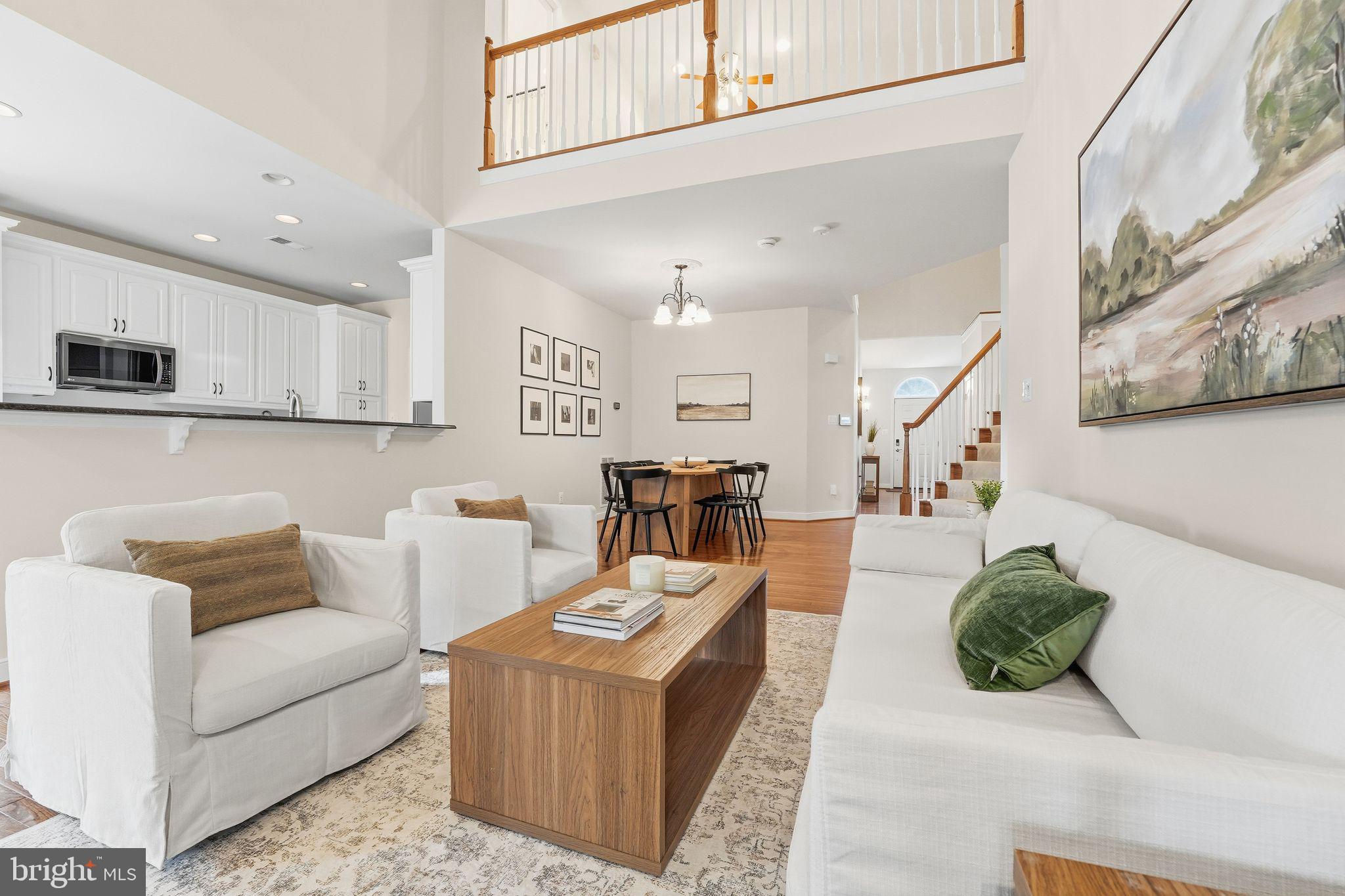 13141 TRIPLE CROWN LOOP