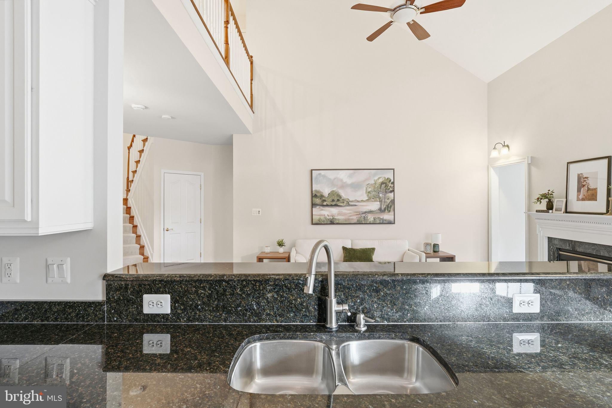 13141 TRIPLE CROWN LOOP