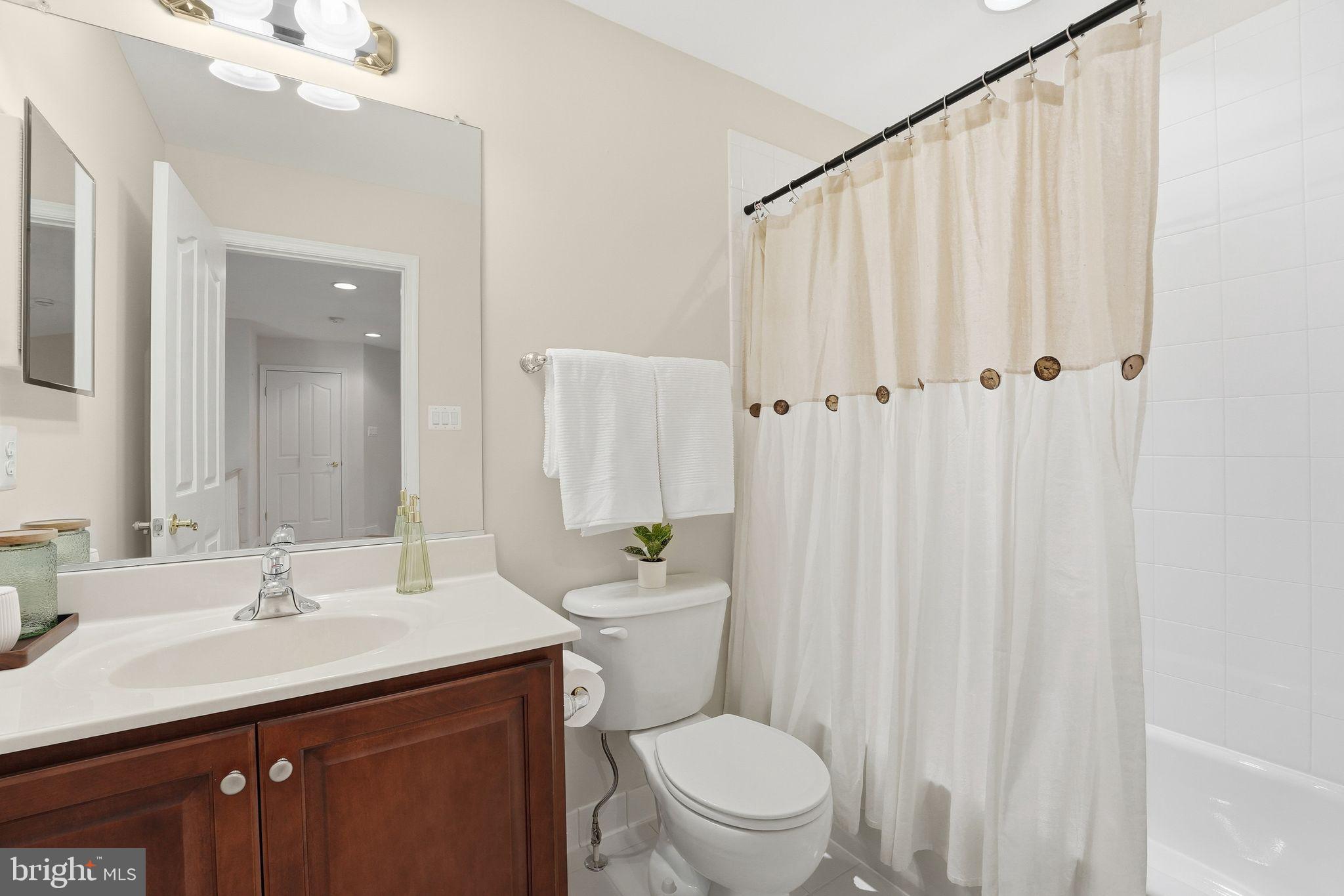 13141 TRIPLE CROWN LOOP