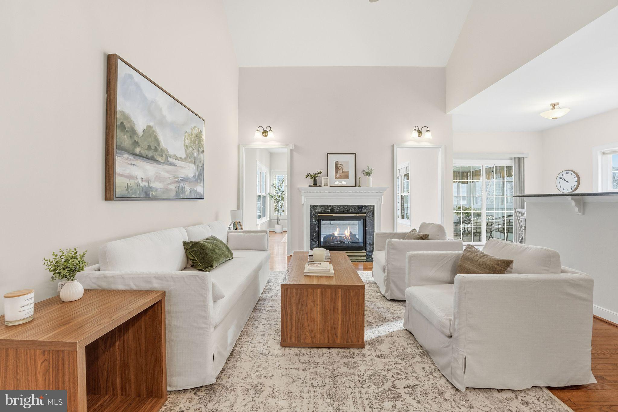 13141 TRIPLE CROWN LOOP