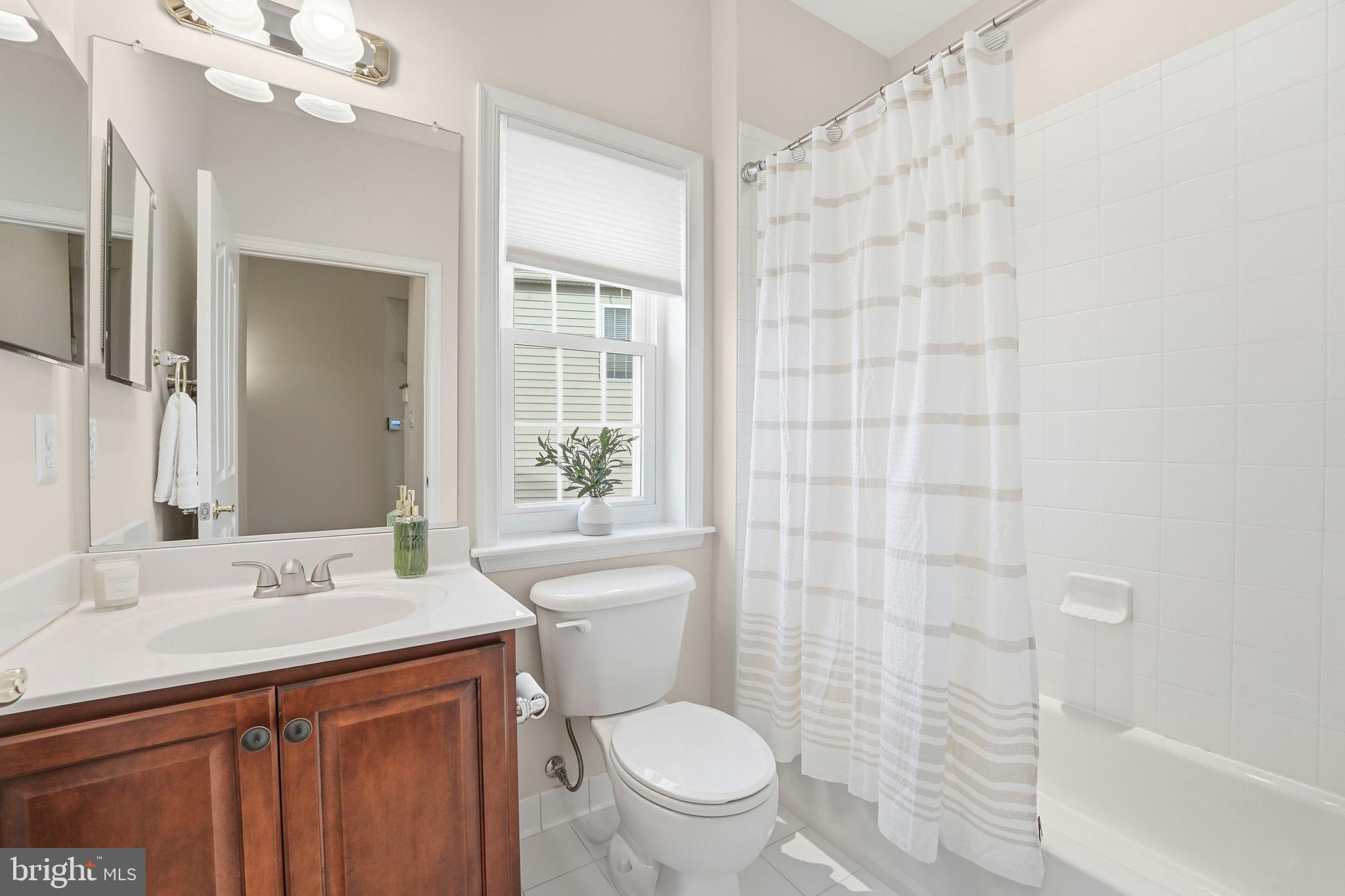 13141 TRIPLE CROWN LOOP