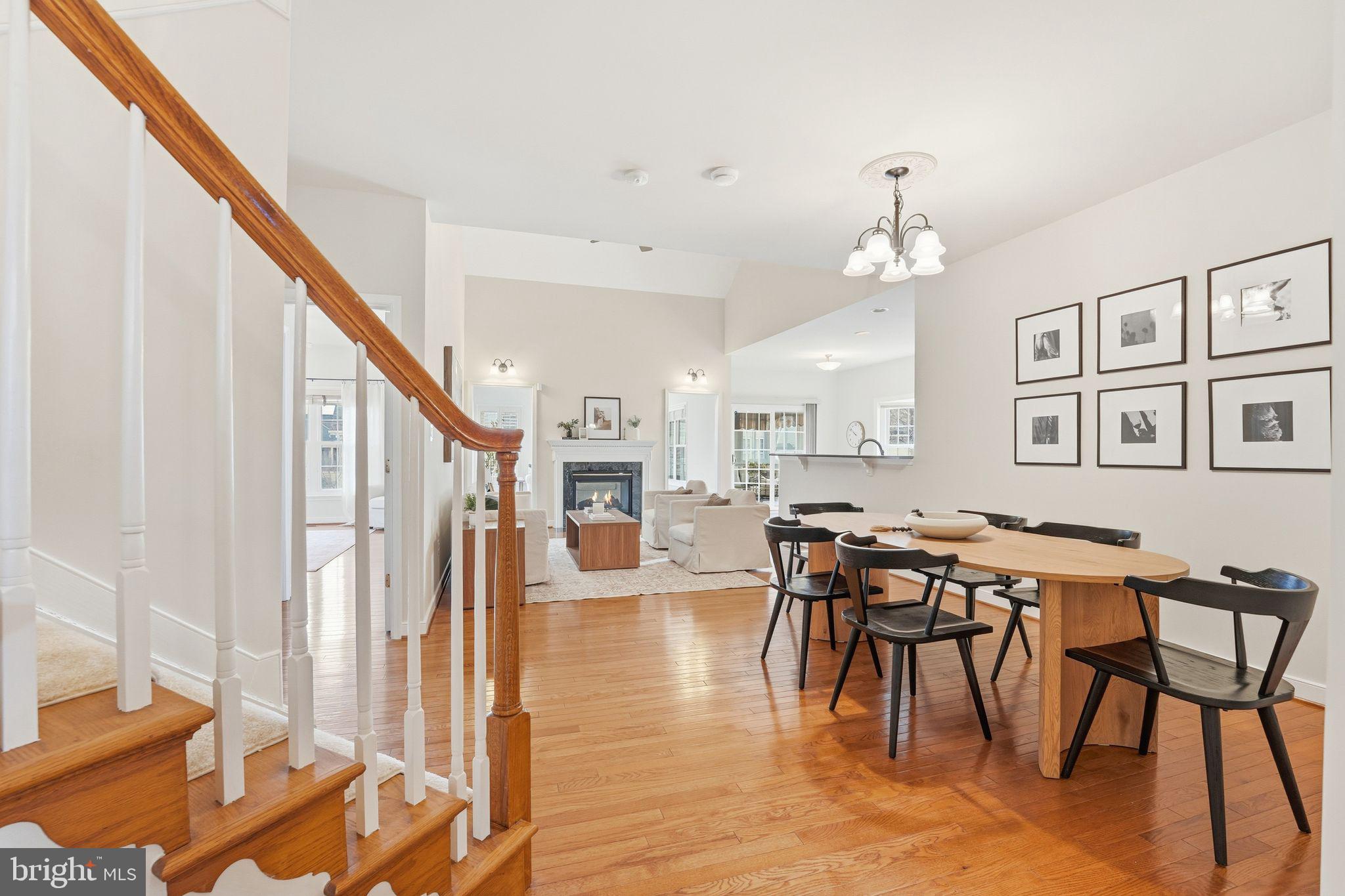 13141 TRIPLE CROWN LOOP