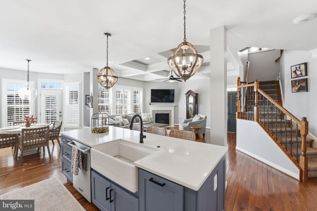 8798 DANCER COURT