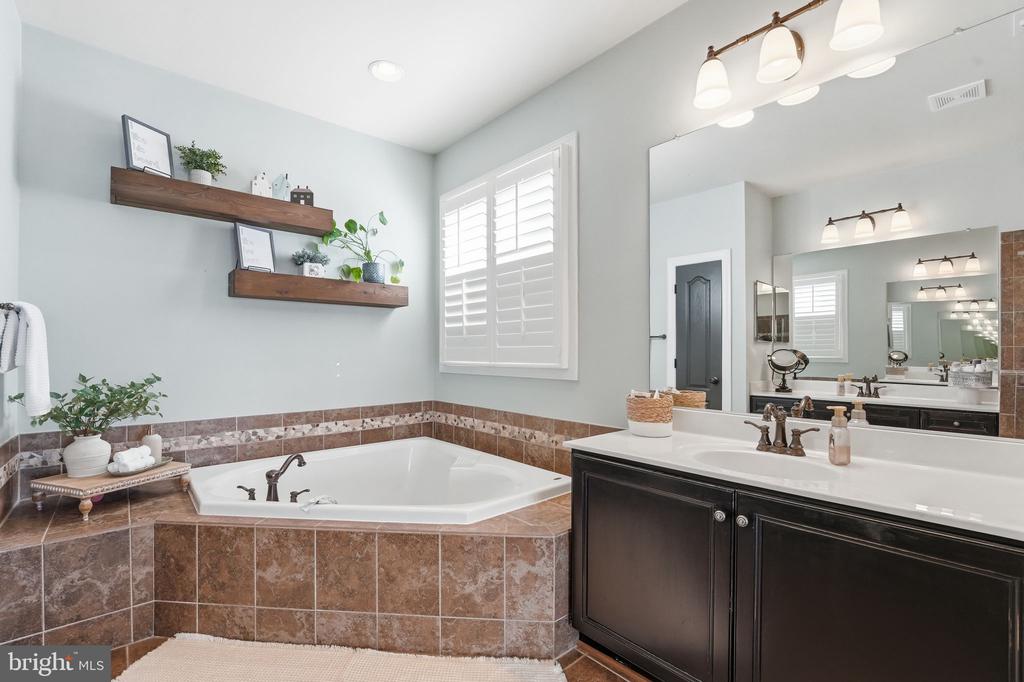 8798 DANCER COURT