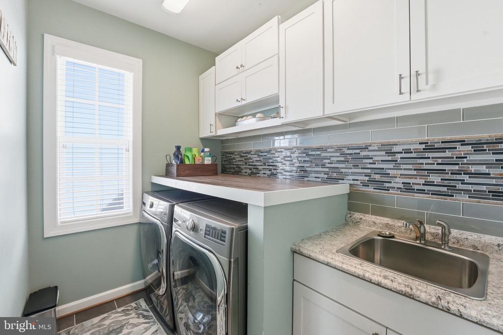 8798 DANCER COURT