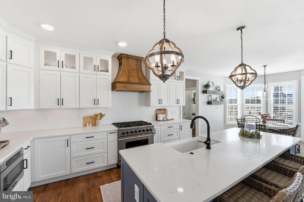 8798 DANCER COURT