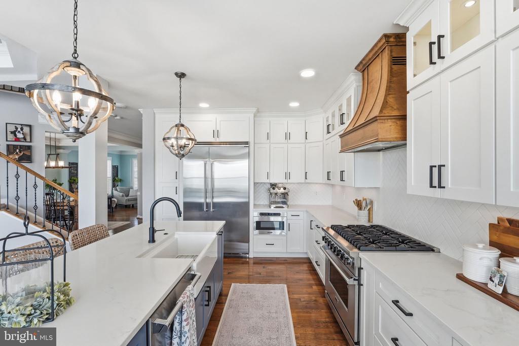 8798 DANCER COURT
