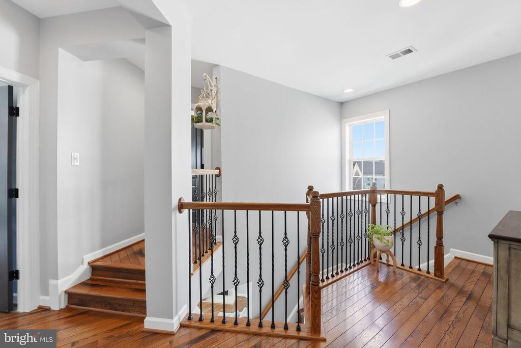 8798 DANCER COURT