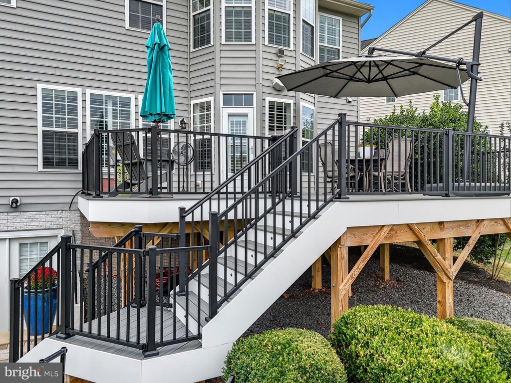 8798 DANCER COURT