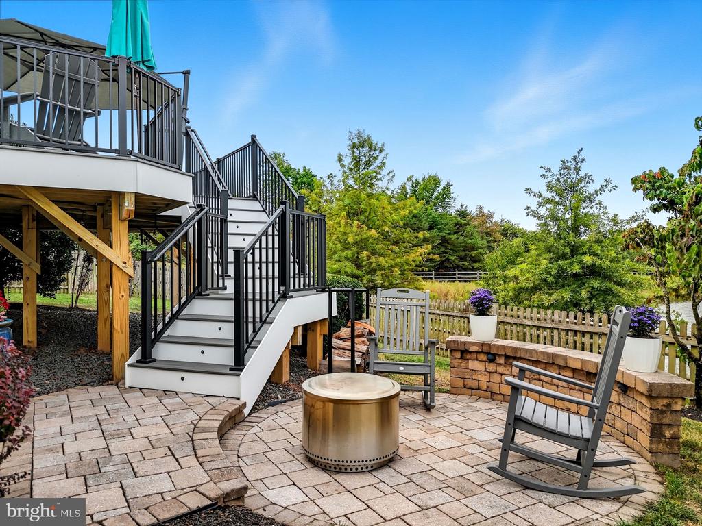 8798 DANCER COURT