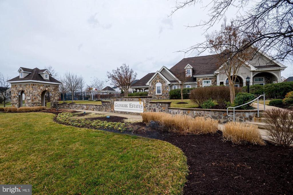 8798 DANCER COURT