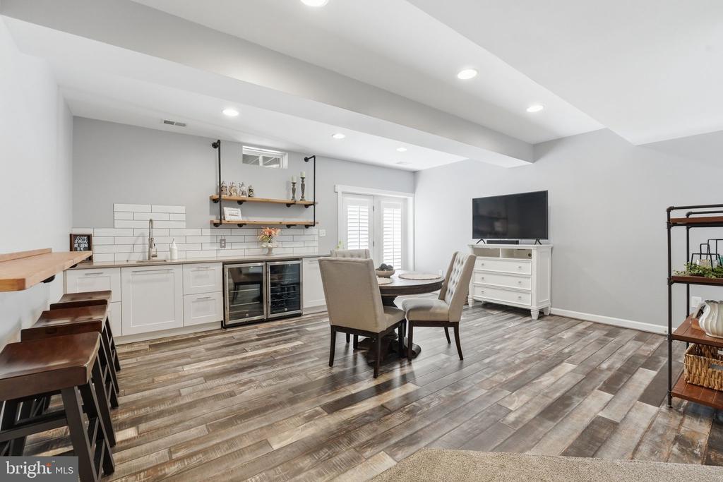 8798 DANCER COURT