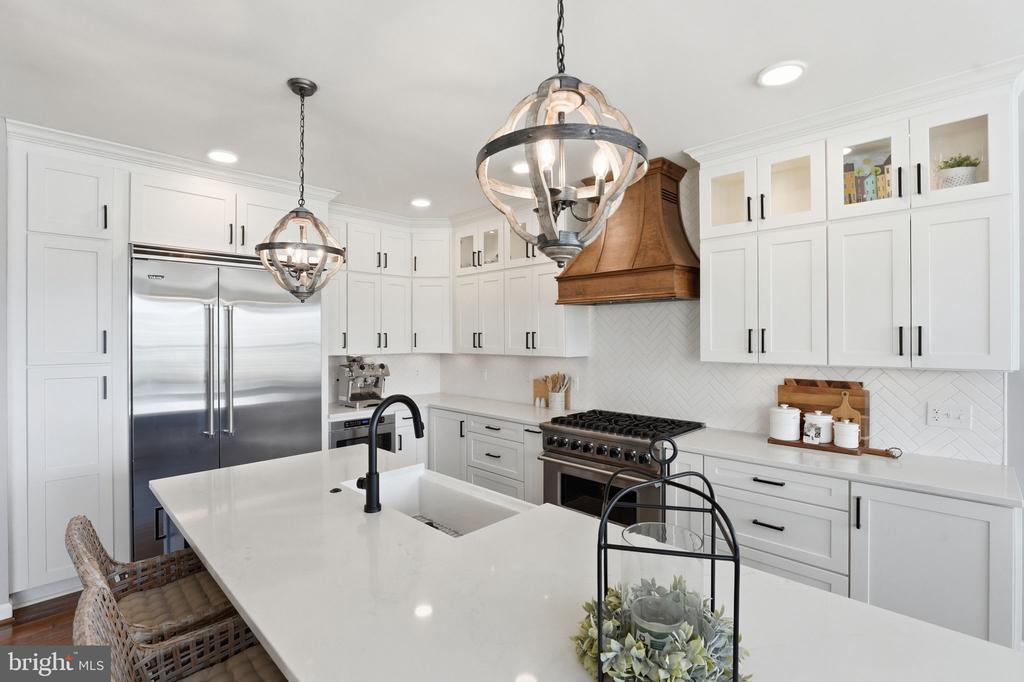 8798 DANCER COURT