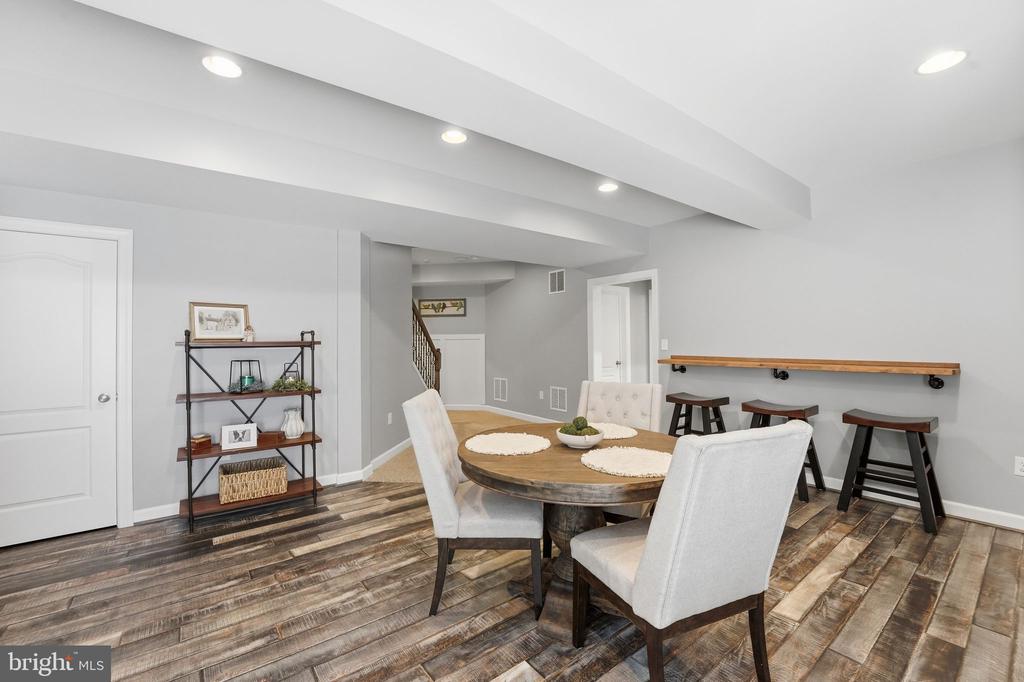 8798 DANCER COURT