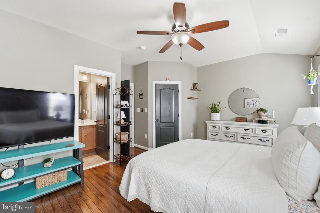8798 DANCER COURT