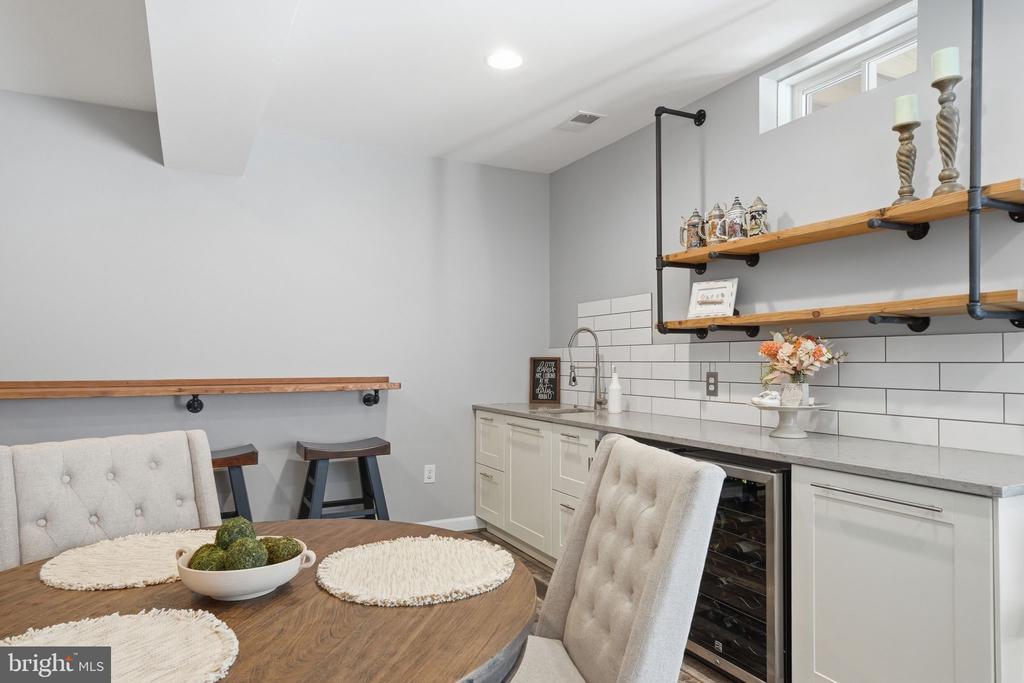 8798 DANCER COURT