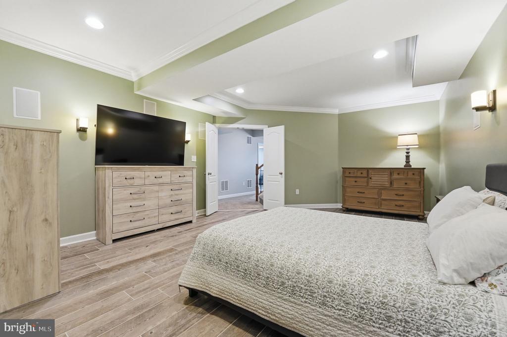 8798 DANCER COURT