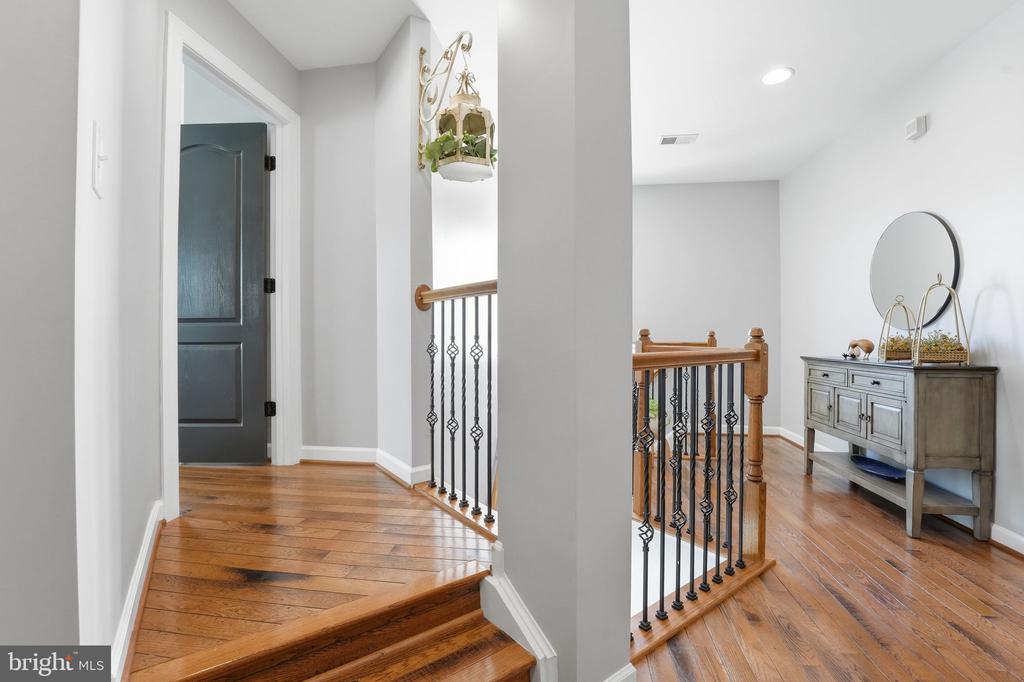8798 DANCER COURT