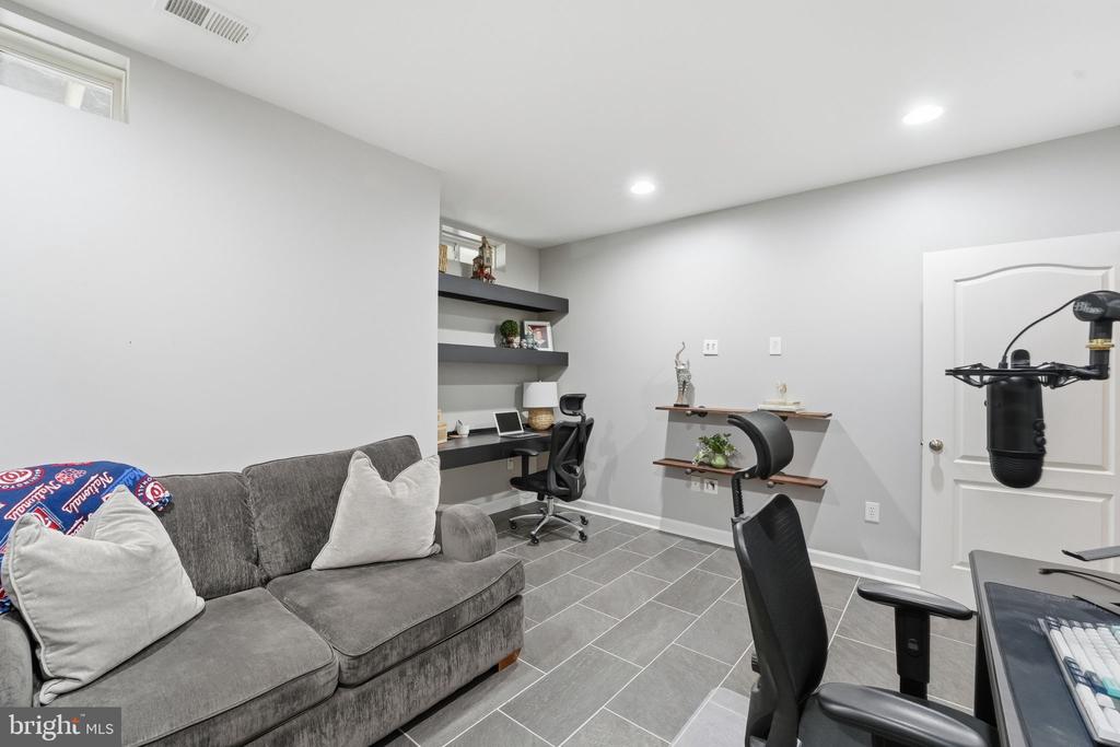 8798 DANCER COURT