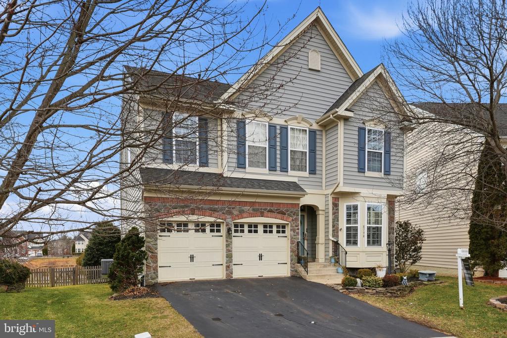 8798 DANCER COURT