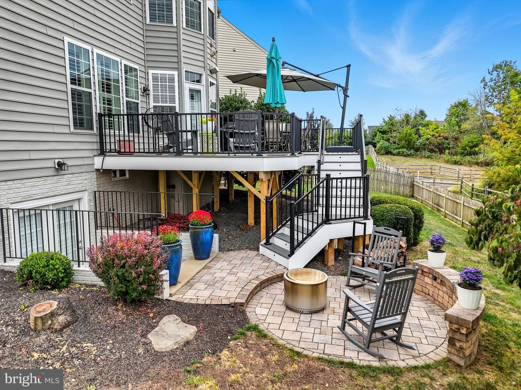 8798 DANCER COURT