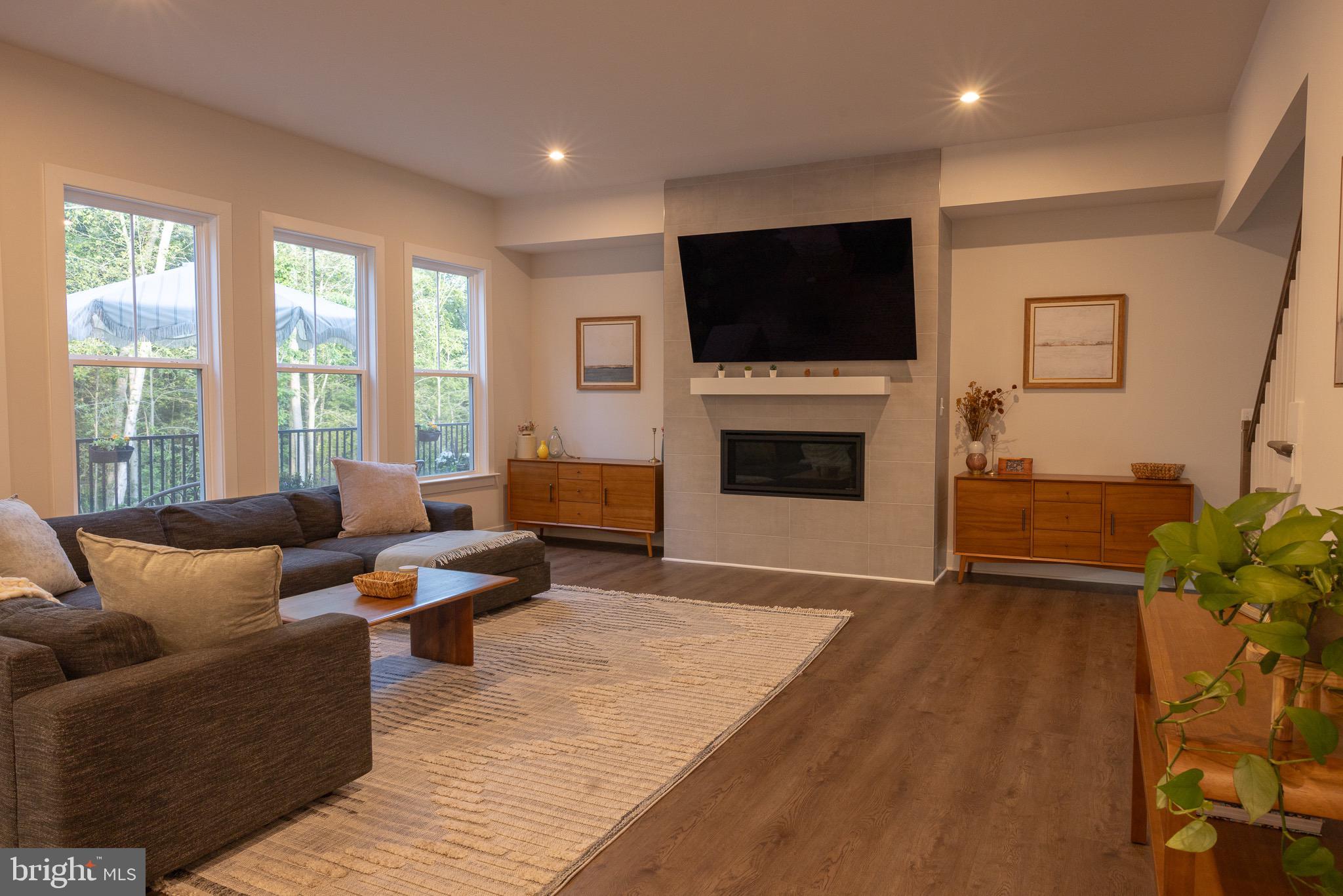 8708 CLASSIC LAKES WAY