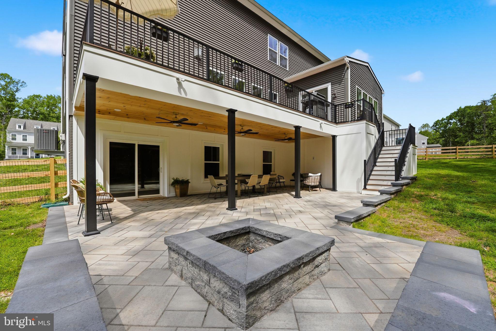 8708 CLASSIC LAKES WAY