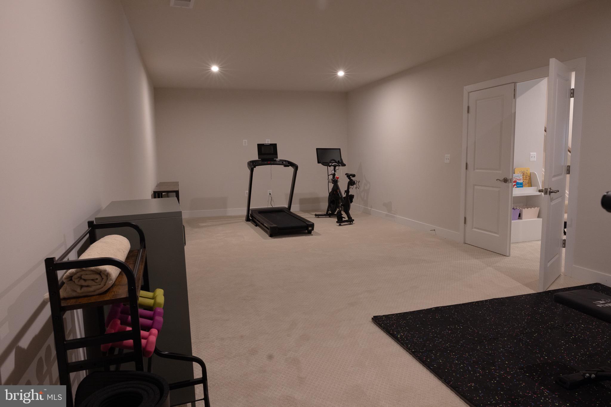 8708 CLASSIC LAKES WAY
