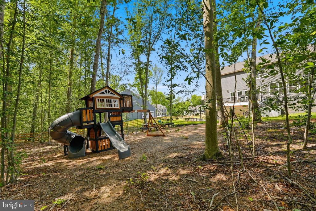 8708 CLASSIC LAKES WAY