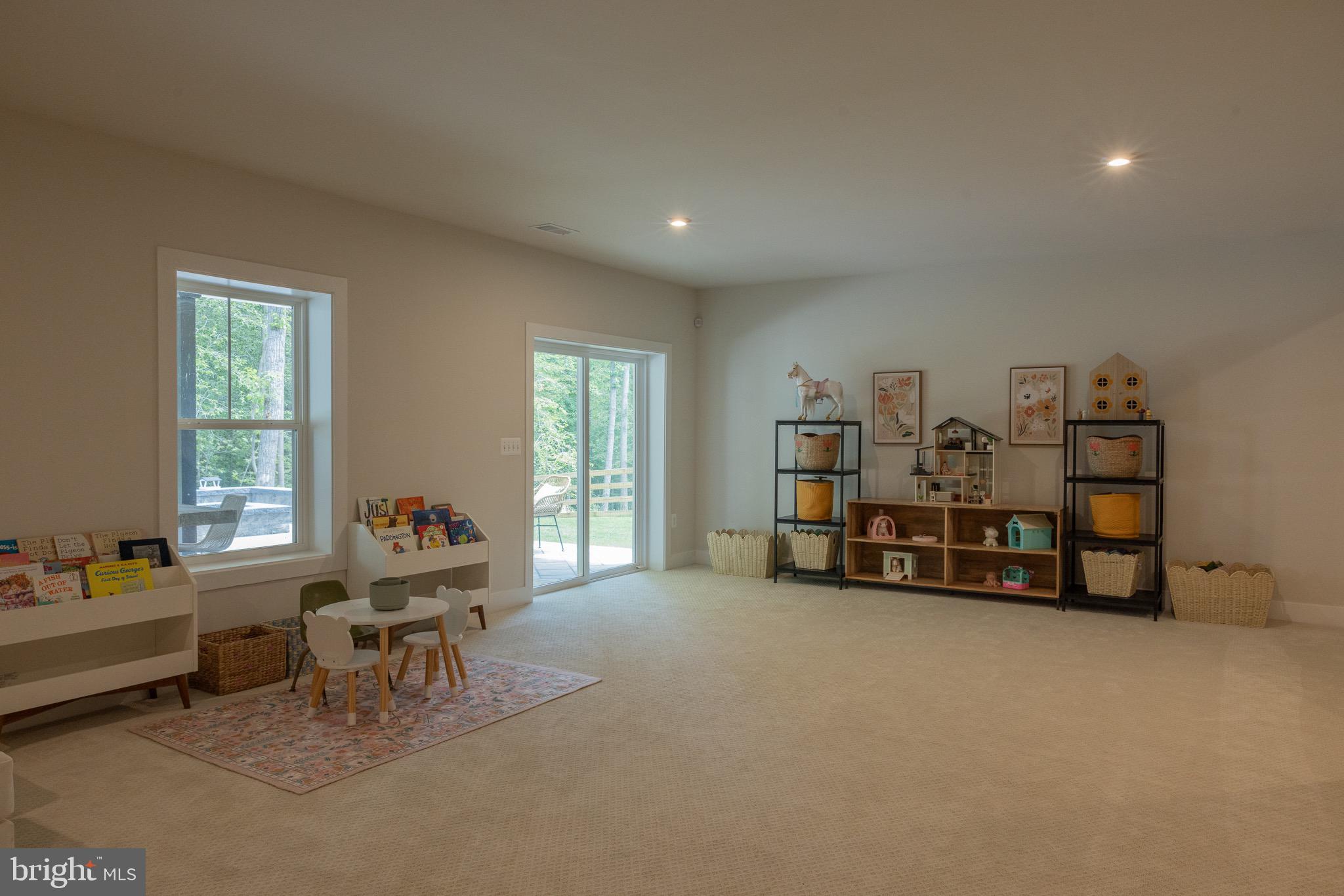 8708 CLASSIC LAKES WAY