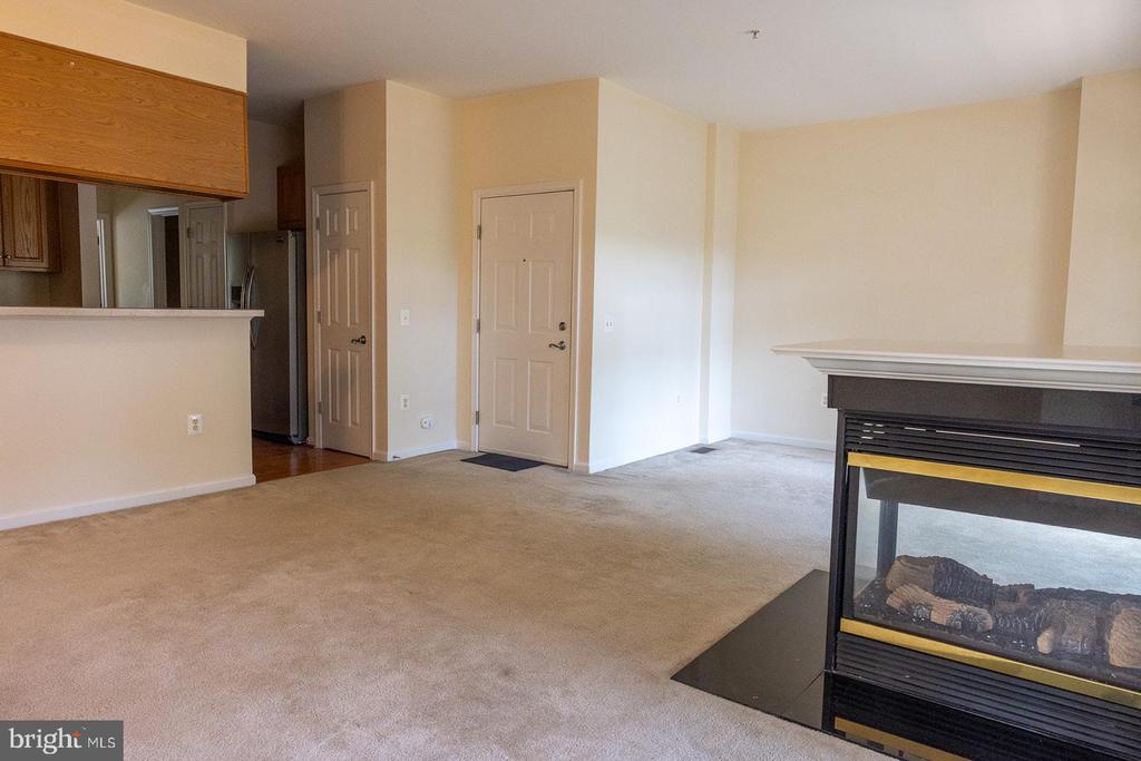 1832 CEDAR COVE WAY
