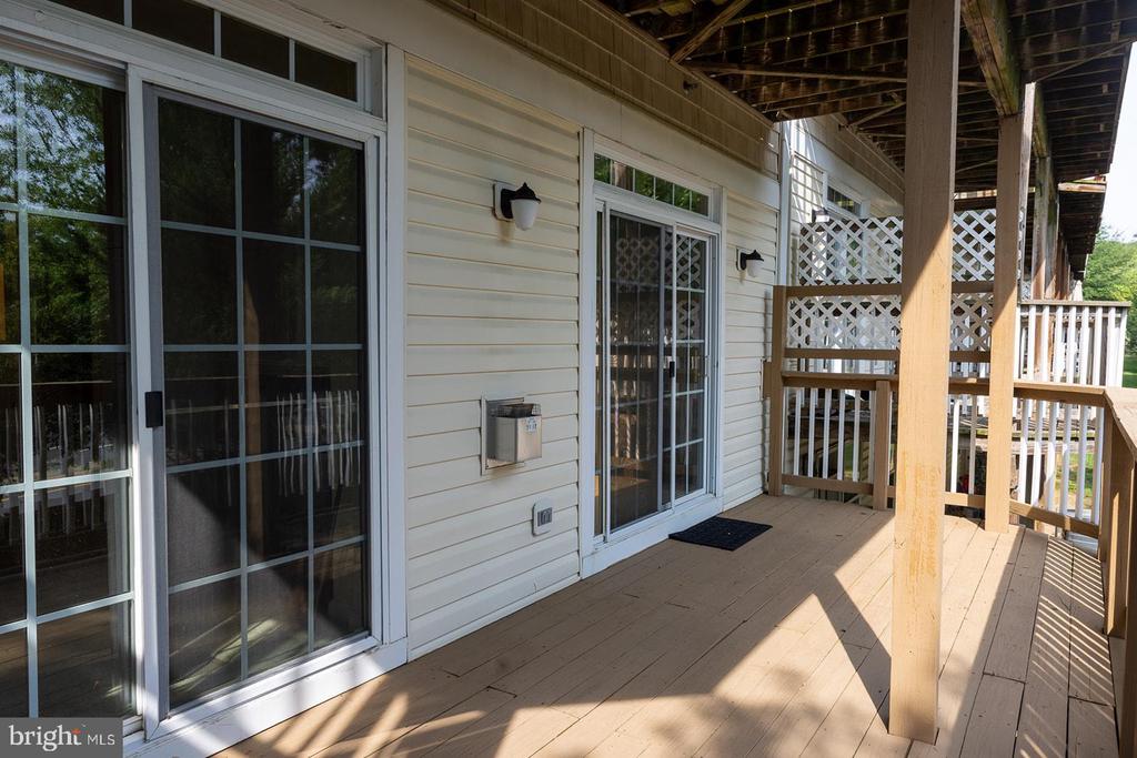 1832 CEDAR COVE WAY