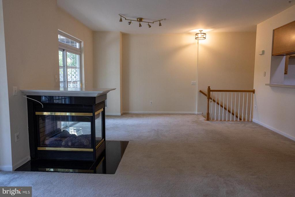 1832 CEDAR COVE WAY