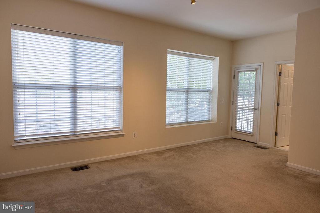 1832 CEDAR COVE WAY