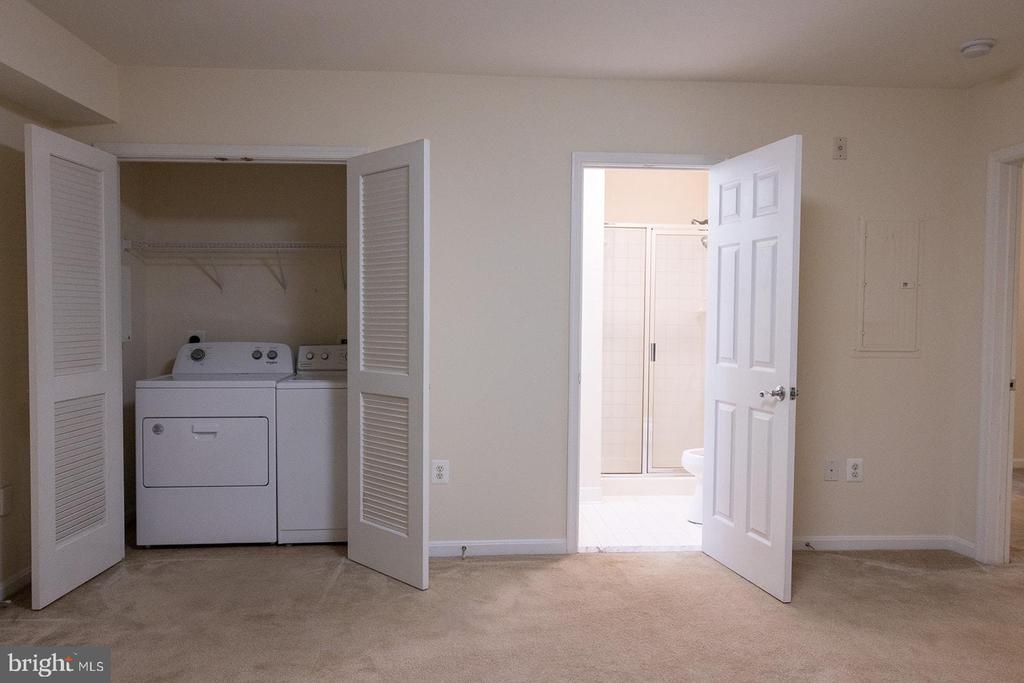 1832 CEDAR COVE WAY