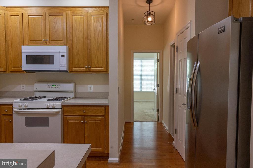 1832 CEDAR COVE WAY
