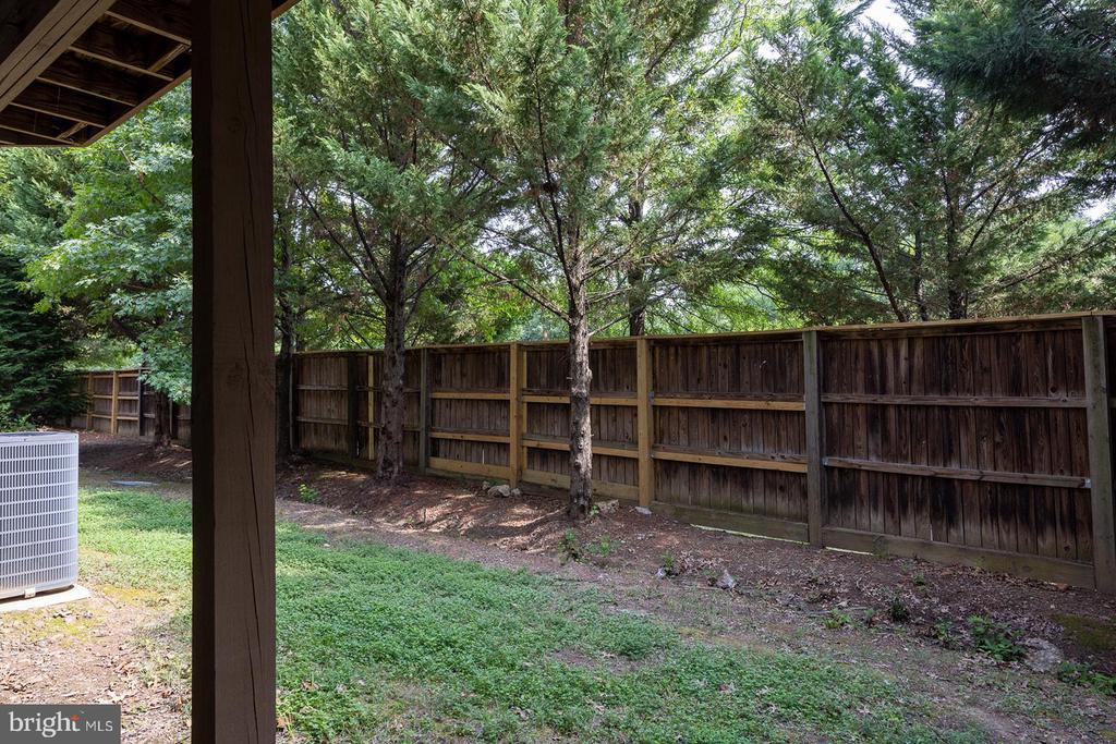 1832 CEDAR COVE WAY