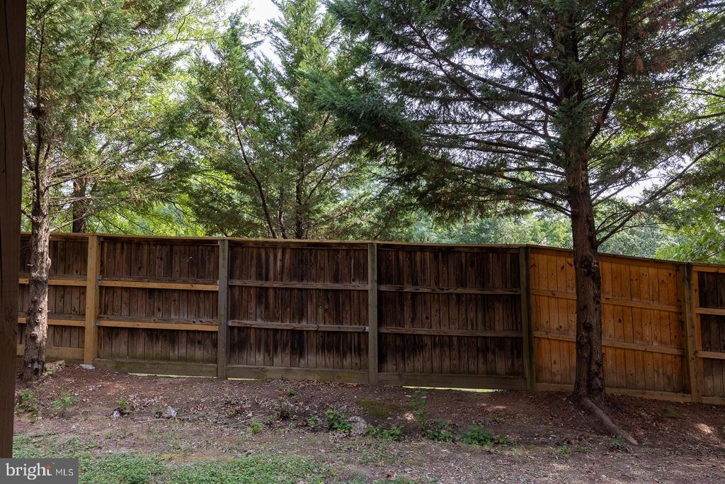 1832 CEDAR COVE WAY