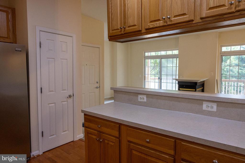 1832 CEDAR COVE WAY