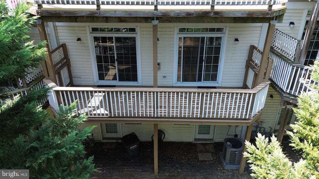 1832 CEDAR COVE WAY