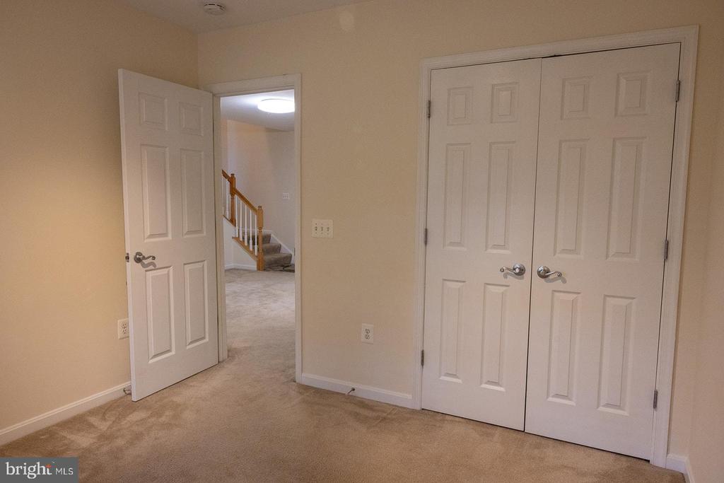 1832 CEDAR COVE WAY
