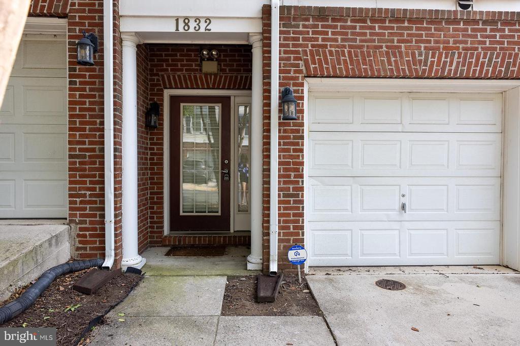 1832 CEDAR COVE WAY