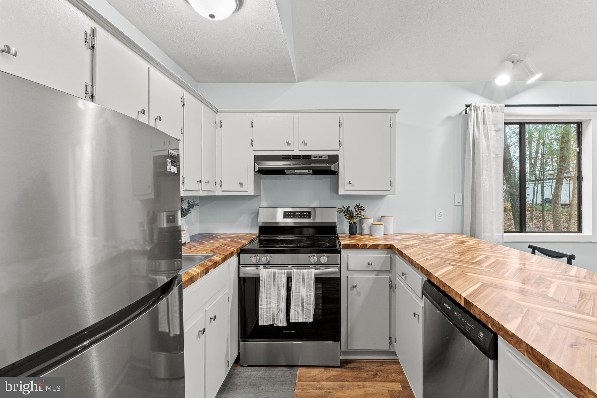 614 CRAB APPLE ROAD