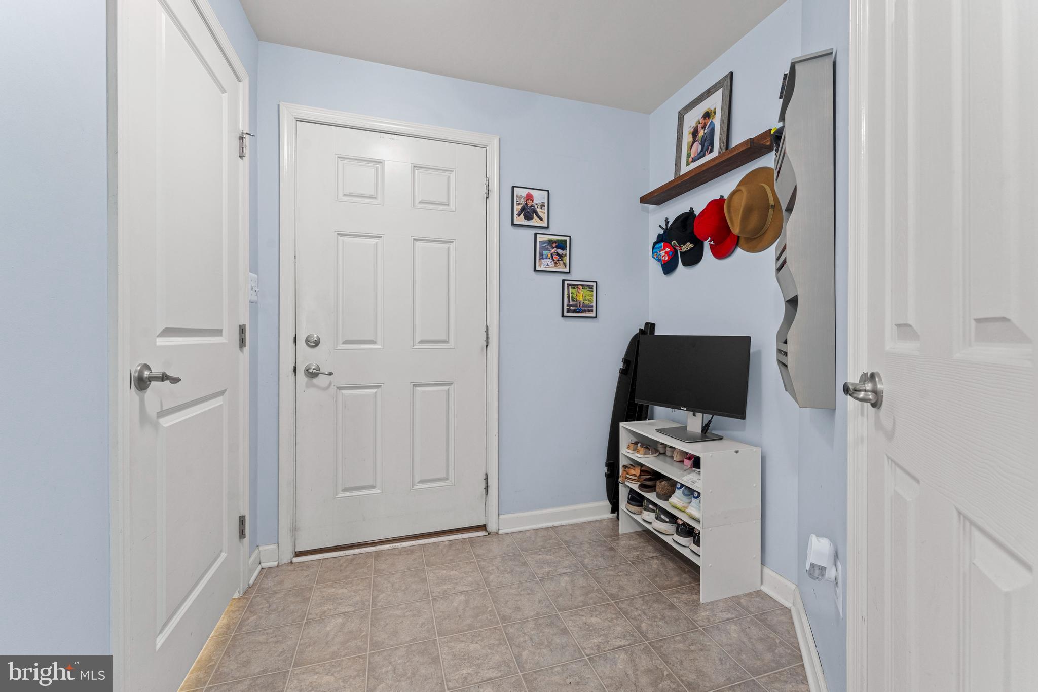 293 WOODSTREAM BOULEVARD