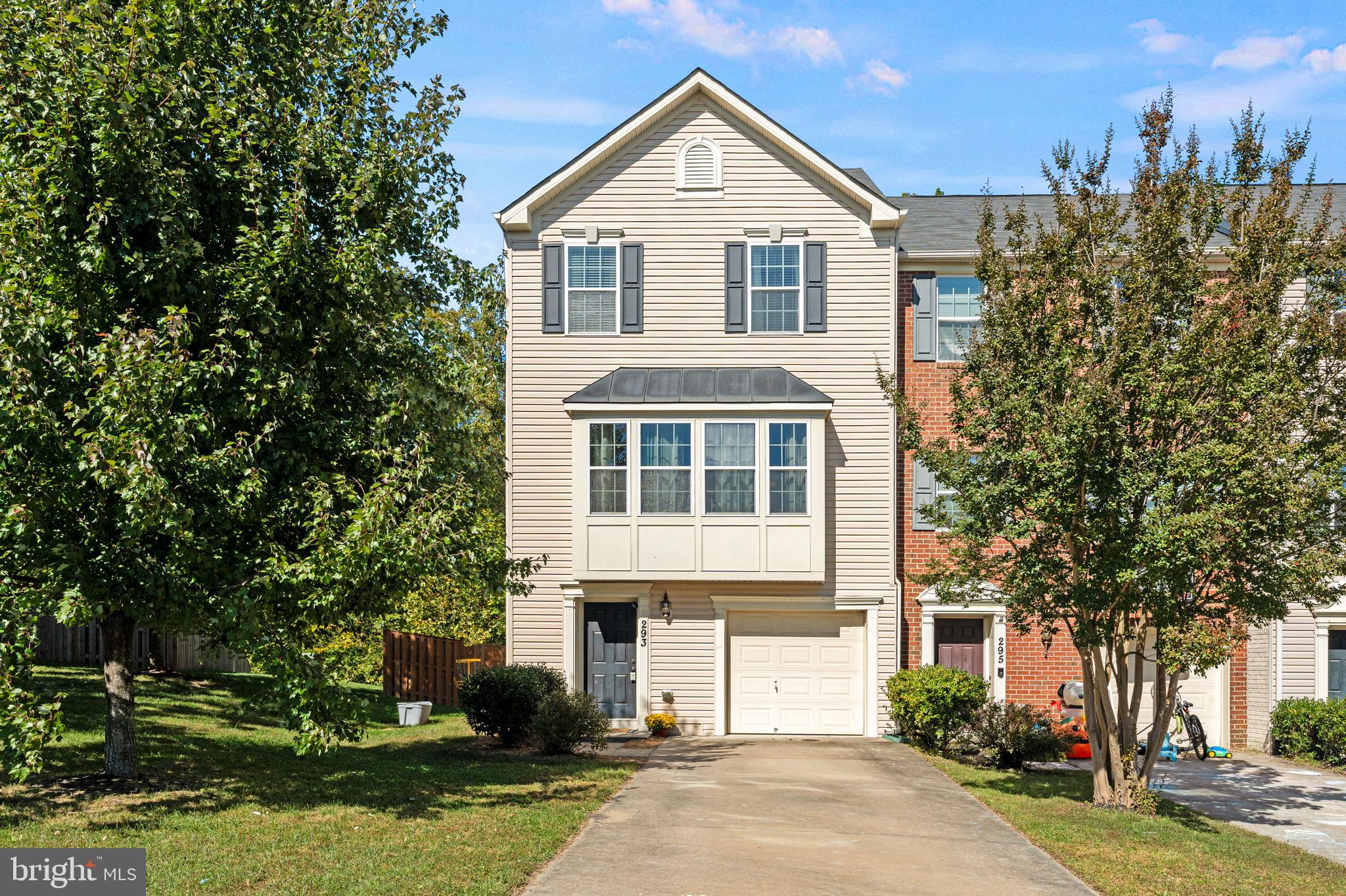 293 WOODSTREAM BOULEVARD