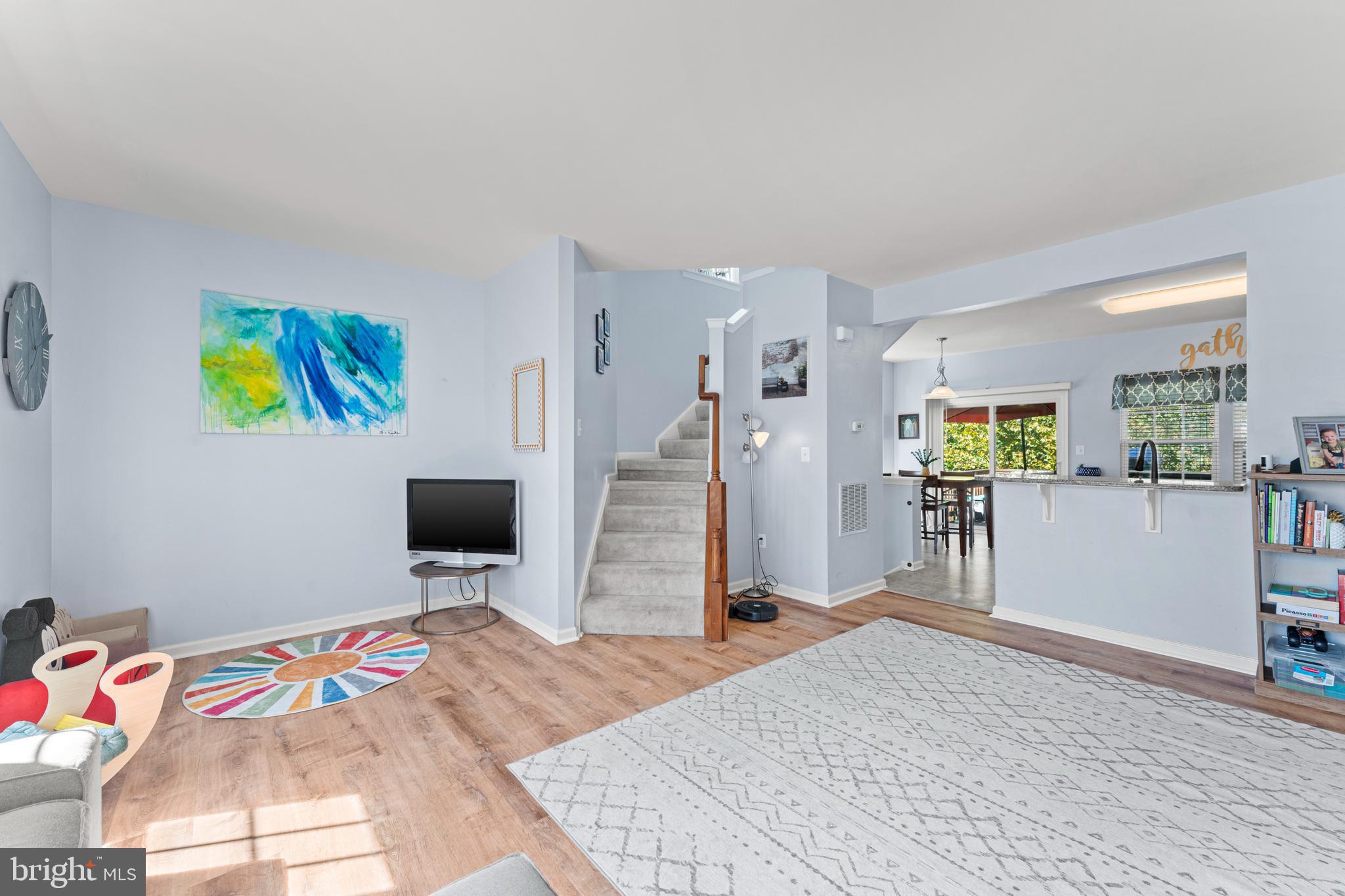 293 WOODSTREAM BOULEVARD
