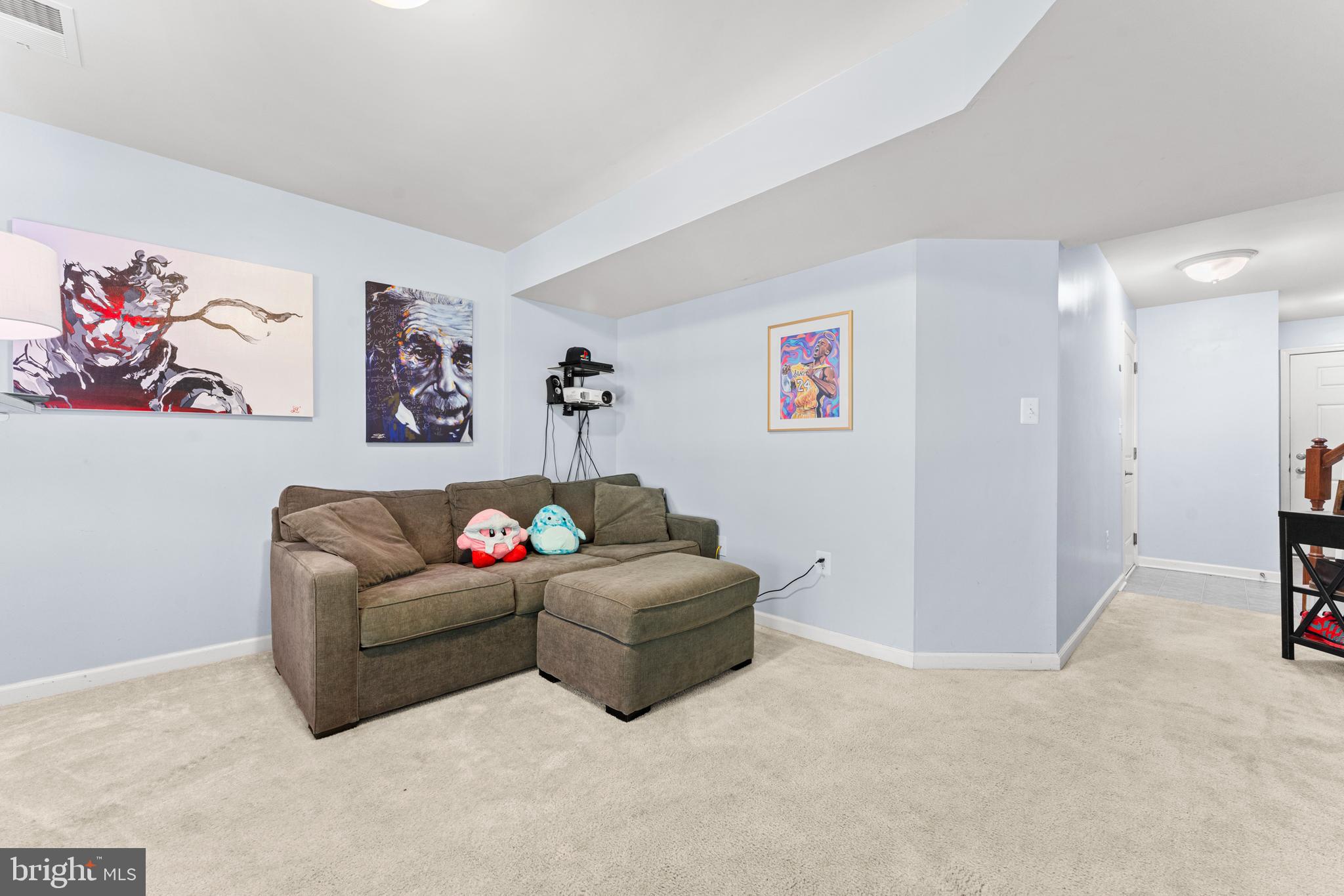 293 WOODSTREAM BOULEVARD
