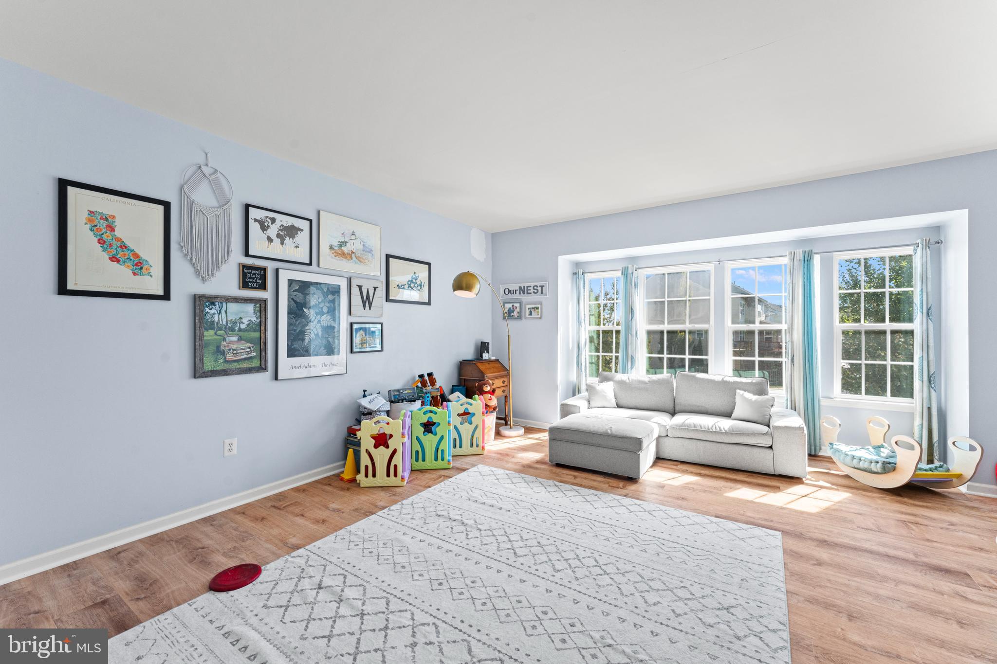 293 WOODSTREAM BOULEVARD